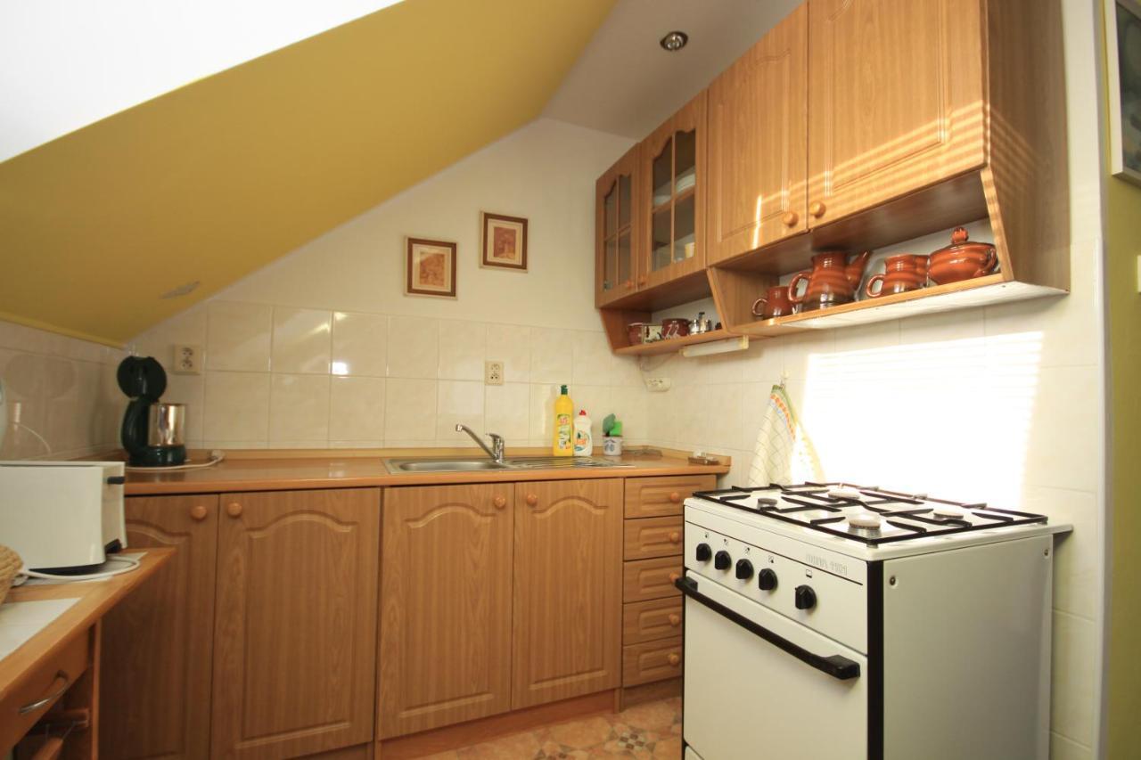 Apartman Pod Cernou Horou Appartement Rožnov pod Radhoštěm Buitenkant foto